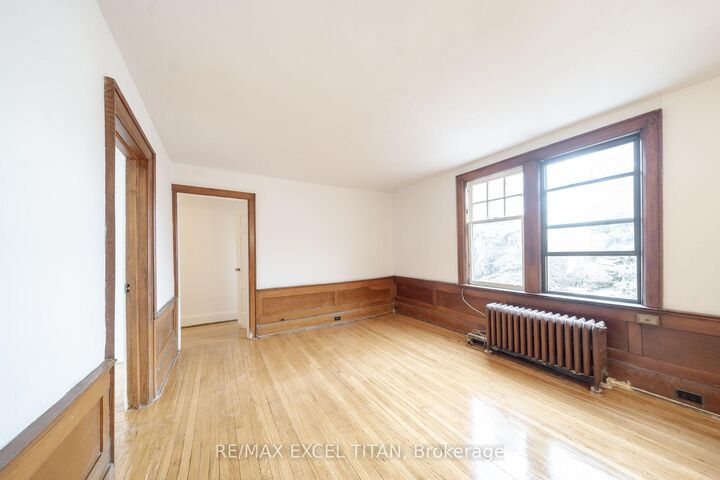 Property Photo:  10 Kingston Road 84  ON M4L 2S4 