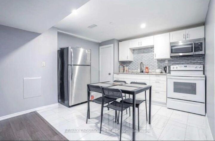 Property Photo:  98 Kirby Crescent  ON L1N 6Z7 