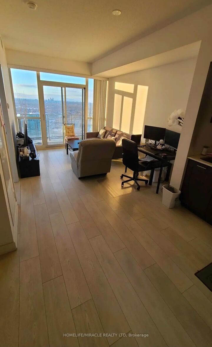 Property Photo:  2200 Lakeshore Boulevard W 4705  ON M8V 1A4 