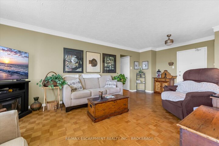 Property Photo:  35 Towering Heights Boulevard 1007  ON L2T 3G8 