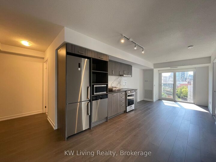 Property Photo:  219 Dundas Street E 1007  ON M5A 0V1 