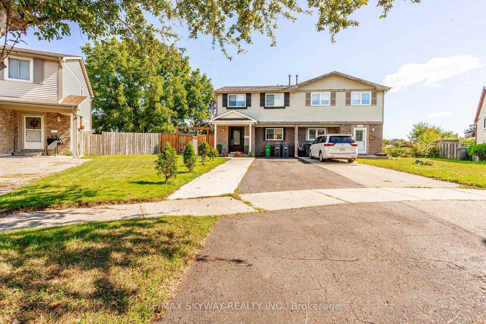 Property Photo:  52 Charters Road  ON L6V 2S5 