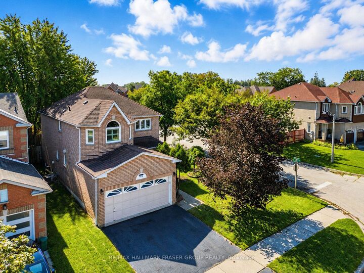 Property Photo:  1473 Sandhurst Crescent  ON L1V 6Y7 