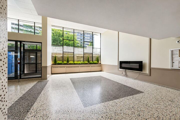 Property Photo:  1385 Midland Avenue 801  ON M1P 3B8 