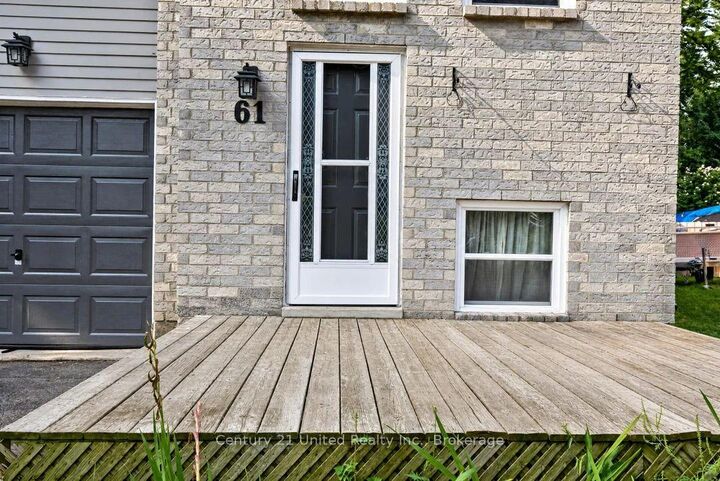 Property Photo:  61 Broadlands Crescent  ON L1E 1R3 