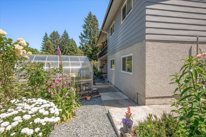Property Photo:  11041 Chemainus Rd  BC V9G 1Z2 