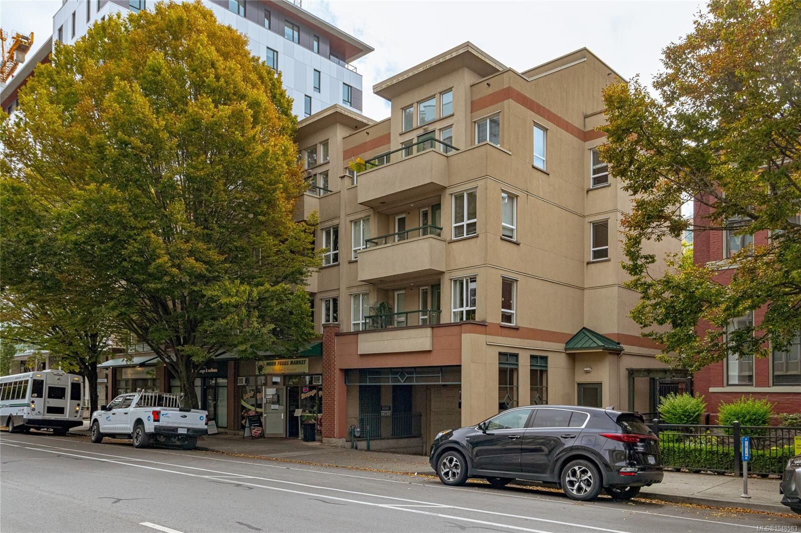Property Photo: 1015 Johnson St #106 BC V8V 3N6