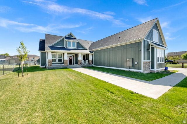 Property Photo: 547 W 2550 N UT 84414