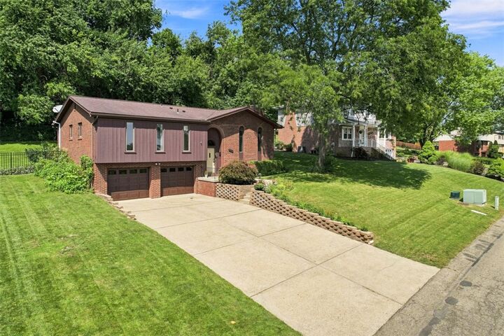 Property Photo: 628 Ray Dr PA 15106