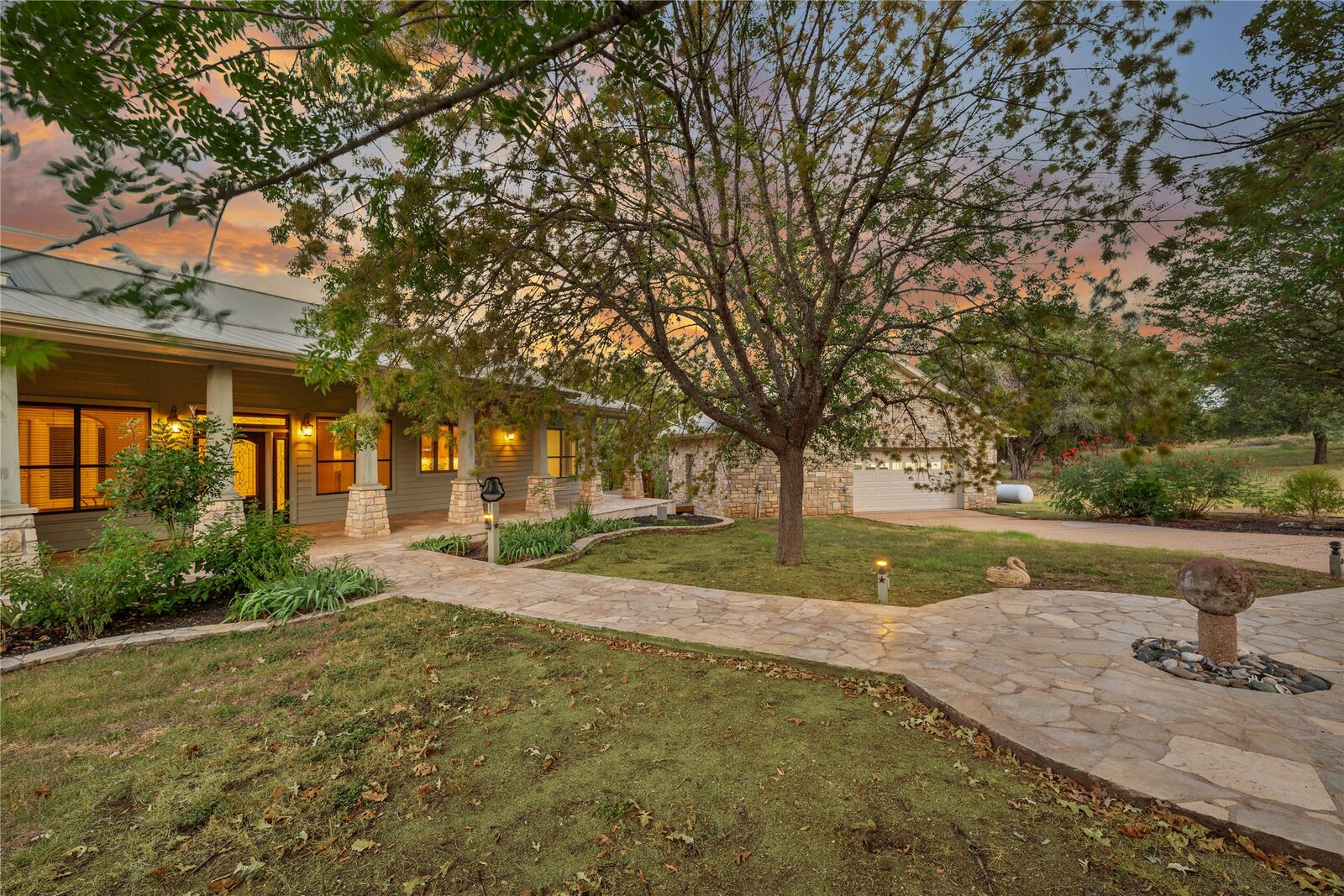 Property Photo:  1118 Rustic Lane  TX 78669 