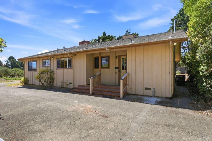 Property Photo:  815 Blessing Way  CA 95472 