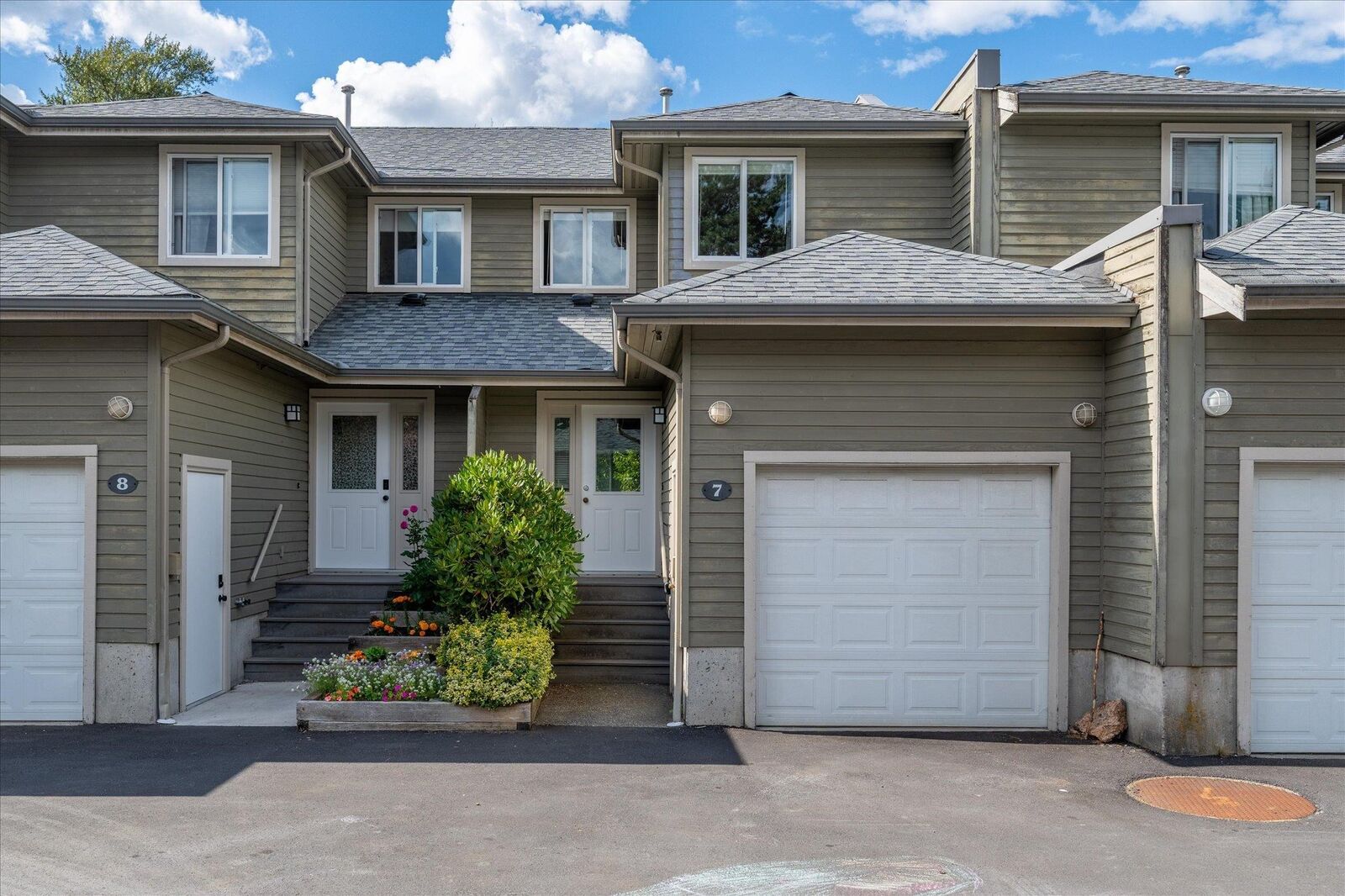 Property Photo:  40200 Government Road 7  BC V8B 0G6 