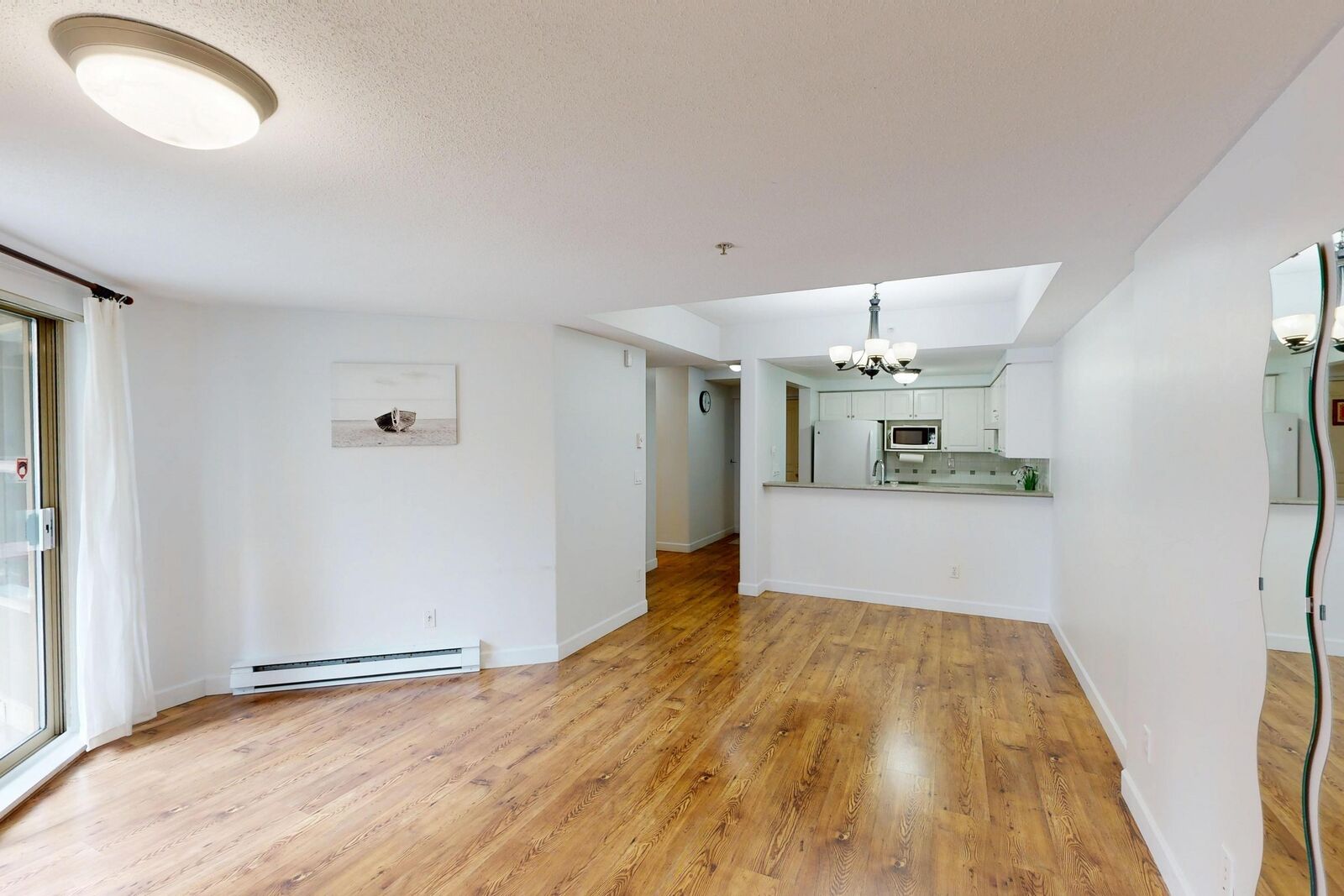 Property Photo:  211 Twelfth Street 104  BC V3M 4H4 