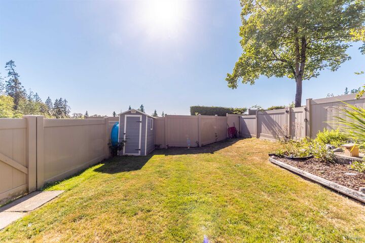 Property Photo:  11464 Fisher Street 3  BC V2X 0H7 