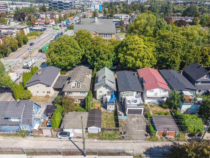 Property Photo: 1324 E 10th Avenue BC V5N 1X3