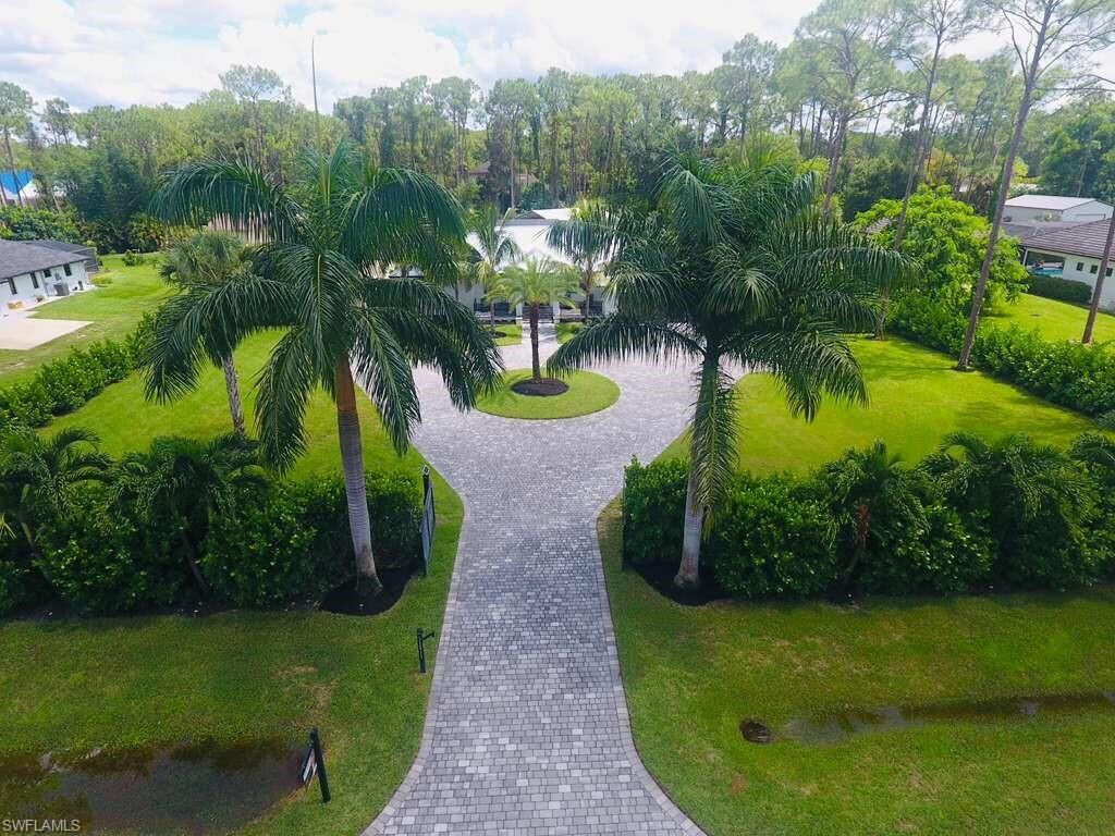 Property Photo:  25211 Pinson Dr  FL 34135 