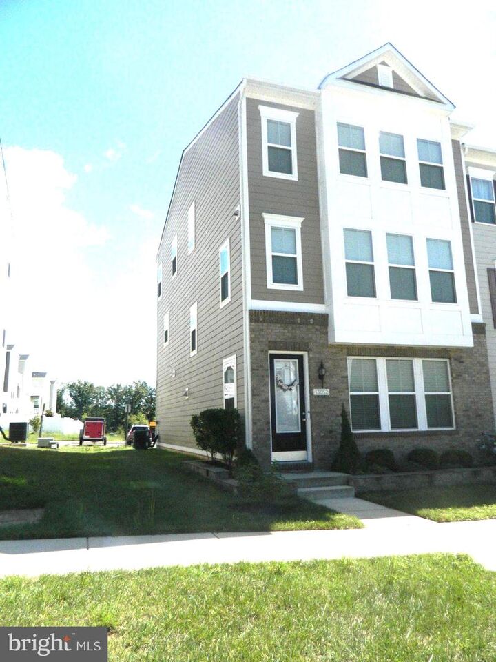 Property Photo:  13052 Jessica Grove Place  VA 22192 