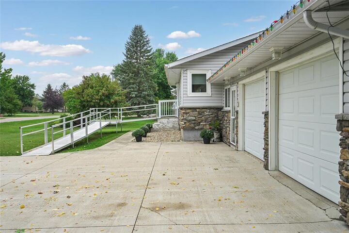 Property Photo:  139 Ritchot Drive  MB R0A 0A1 