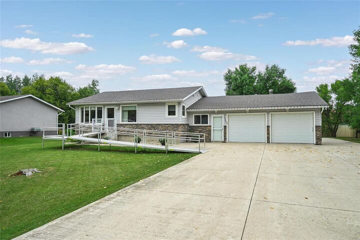 Photo de la propriété:  139 Ritchot Drive  MB R0A 0A1 