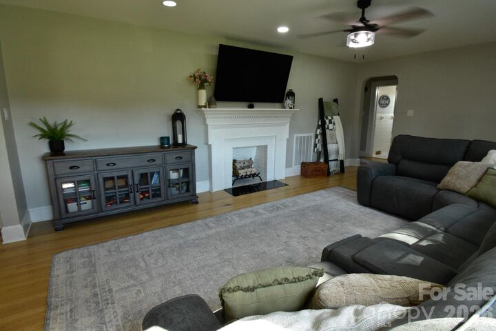 Property Photo:  541 Perry Road  NC 28166 