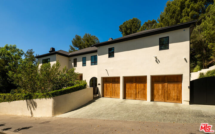 Property Photo:  9577 Lime Orchard Rd  CA 90210 