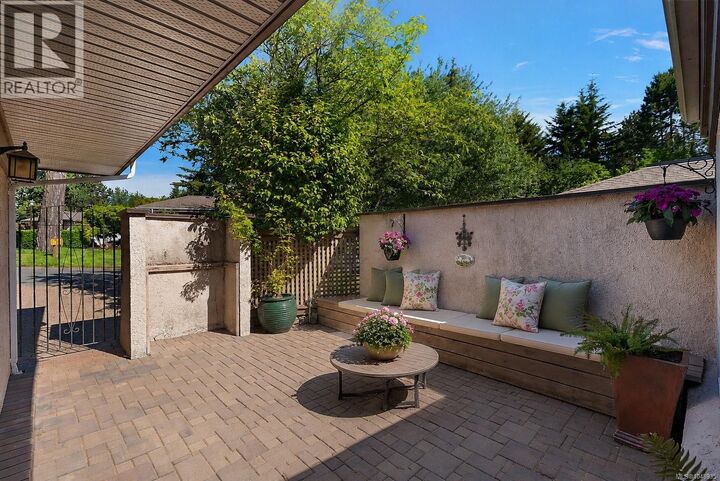 Property Photo:  901 Kentwood Lane 32  BC V8Y 2Y7 