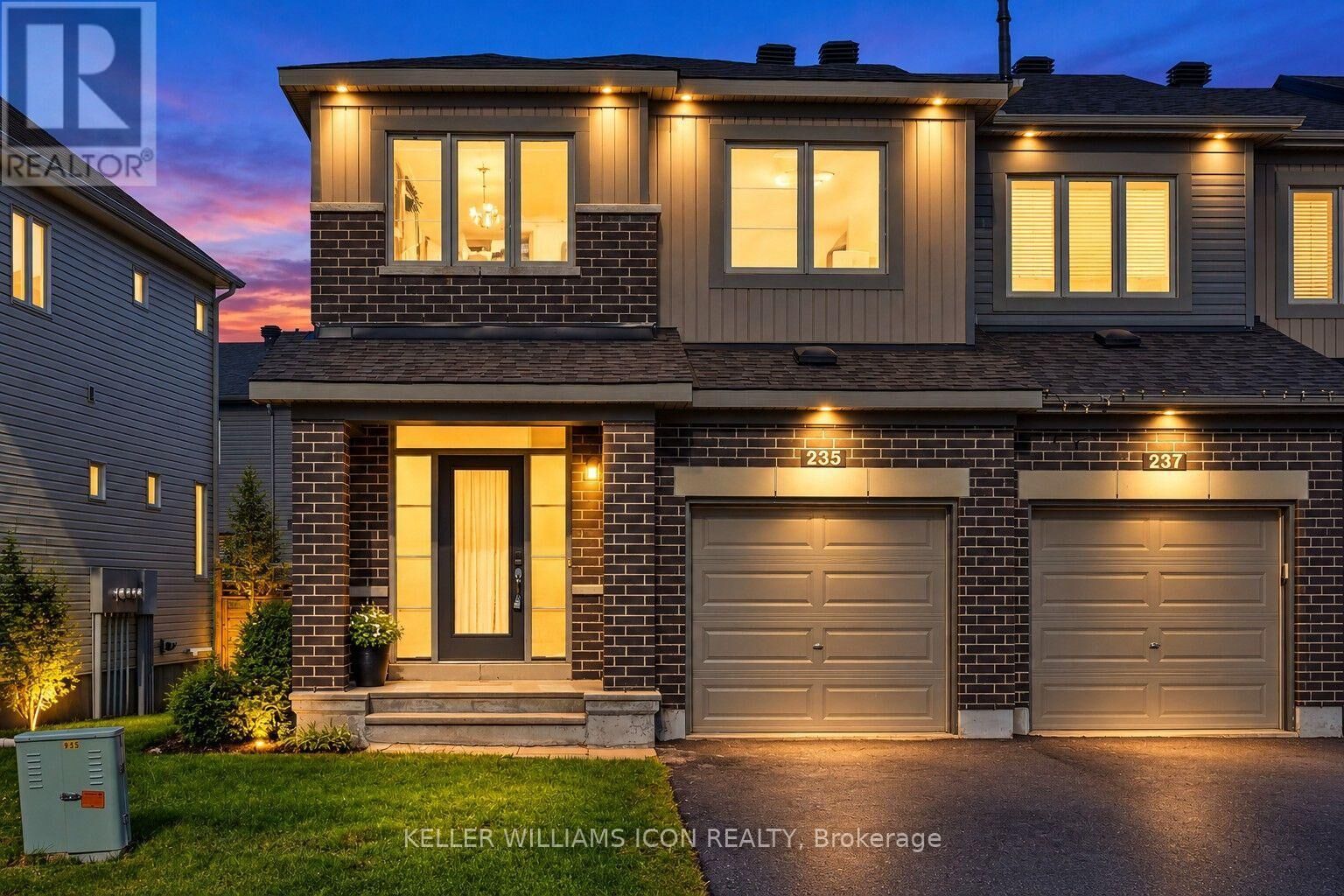 Property Photo:  235 Bandelier Way  ON K2C 0C1 