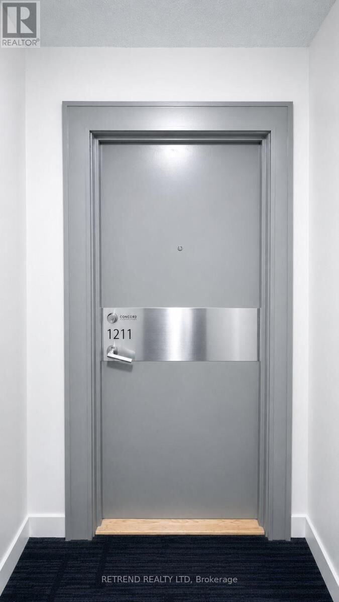 Property Photo: 33 Singer Court 1211 ON M2K 0B4