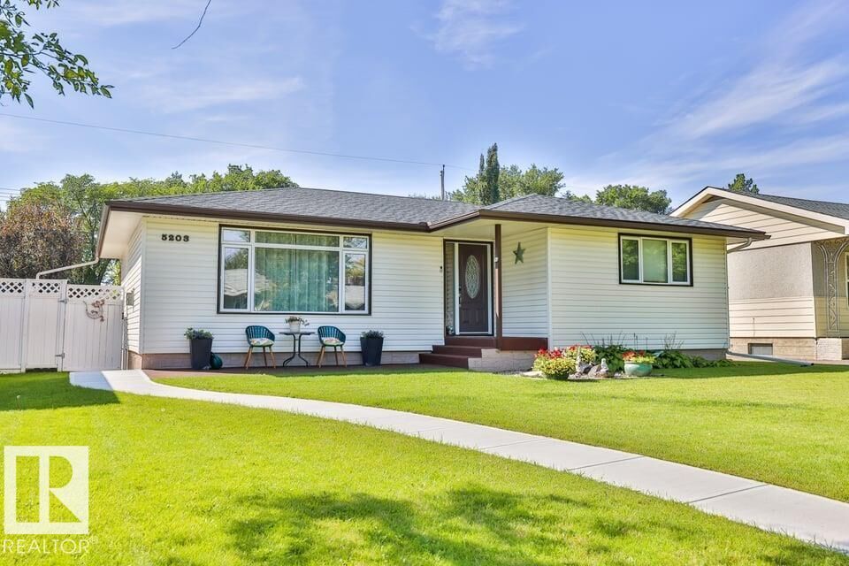Property Photo:  5203 48 Av  AB T9E 5E6 