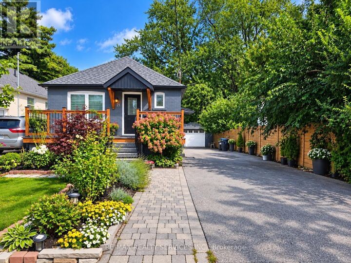 Property Photo:  21 McIntosh Avenue  ON M8Y 3E1 