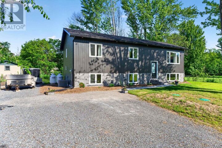 Property Photo:  7 Brock Street  ON K0G 1P0 