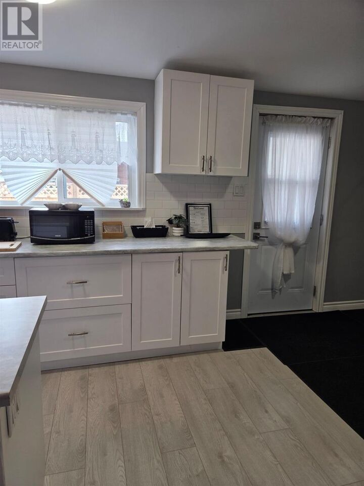 Property Photo: 9 Central Ave ON P5A 2E8