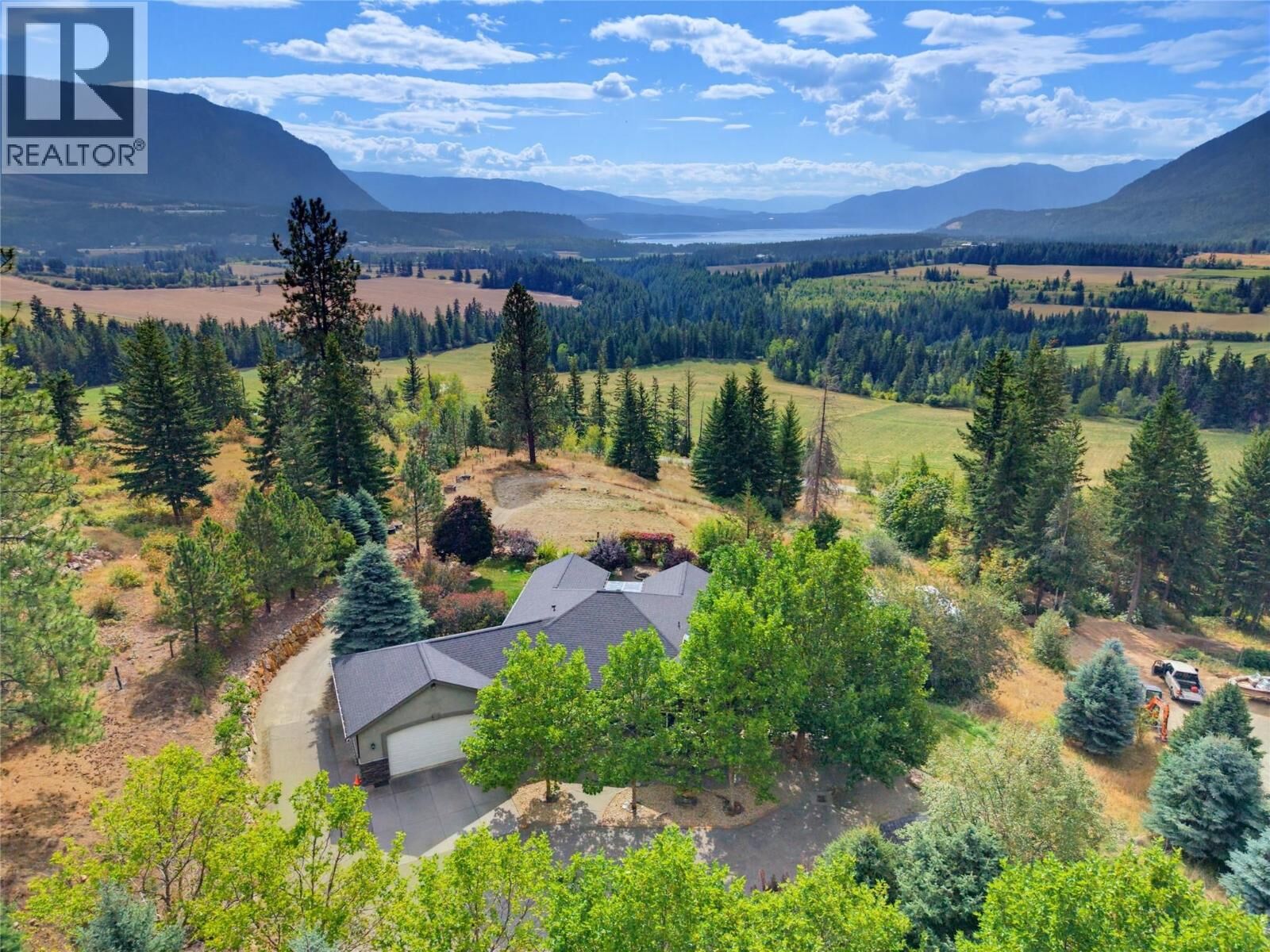 Property Photo: 2708 Sunridge Place BC V0E 2X3
