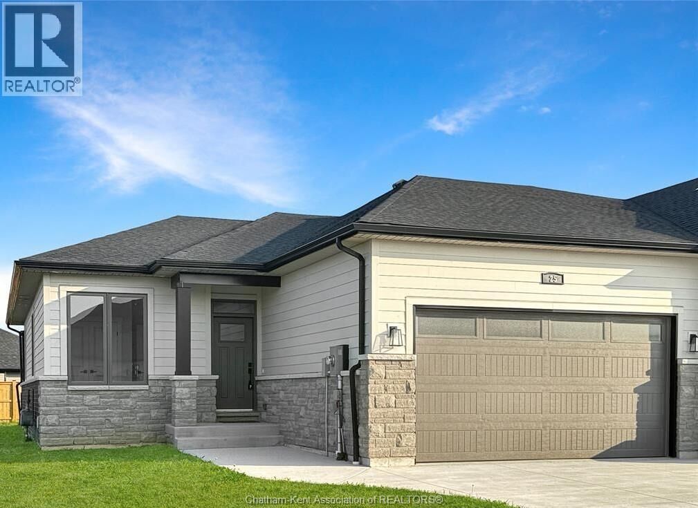 Property Photo:  25 Duskridge Road  ON N7L 0G7 