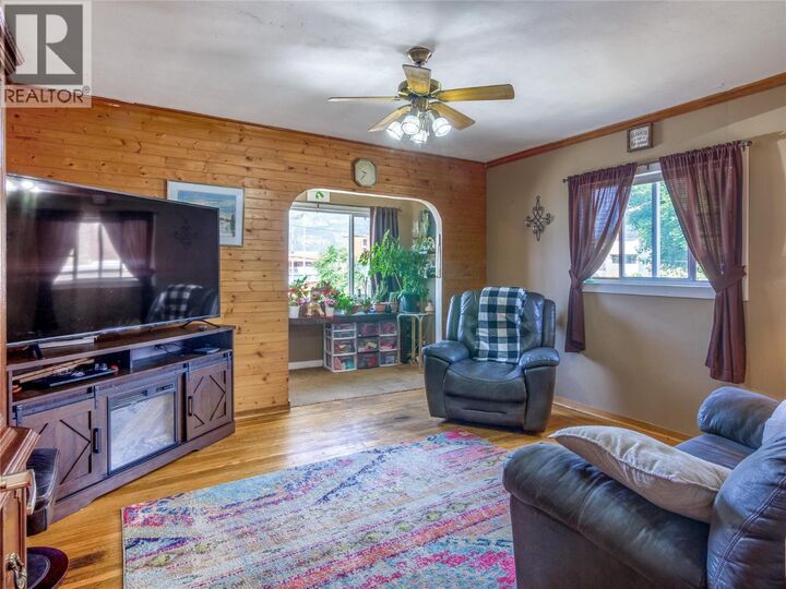 Property Photo:  662 Ellis Street  BC V2A 4M6 