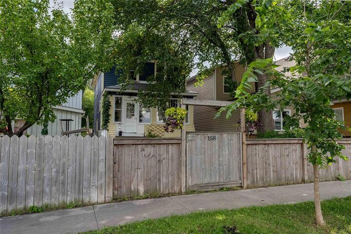 Photo de la propriété:  158 Arnold Avenue  MB R3L 0W3 