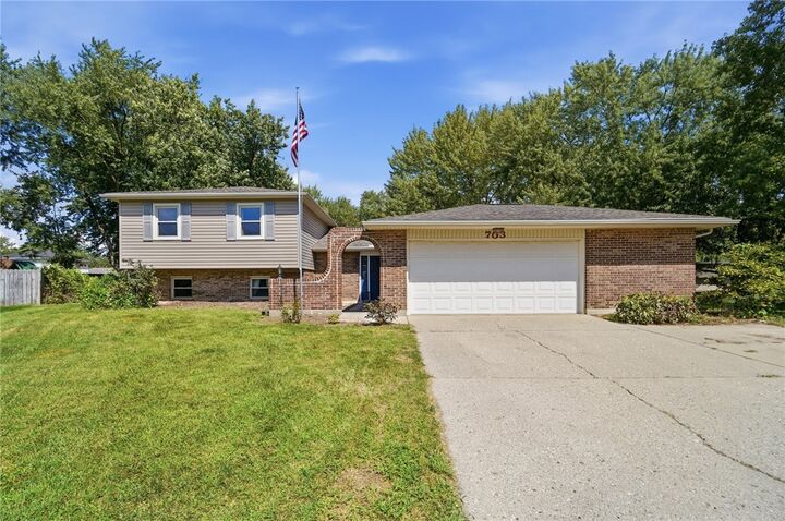 Property Photo: 703 Bay Brooke Court OH 45377