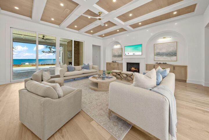 Property Photo: 525 Driftwood Point Road FL 32459
