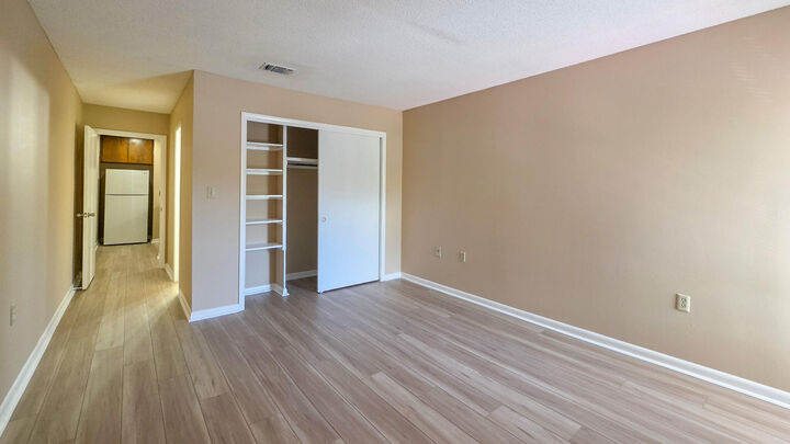 Property Photo:  405 Marshall Court 7  FL 32548 