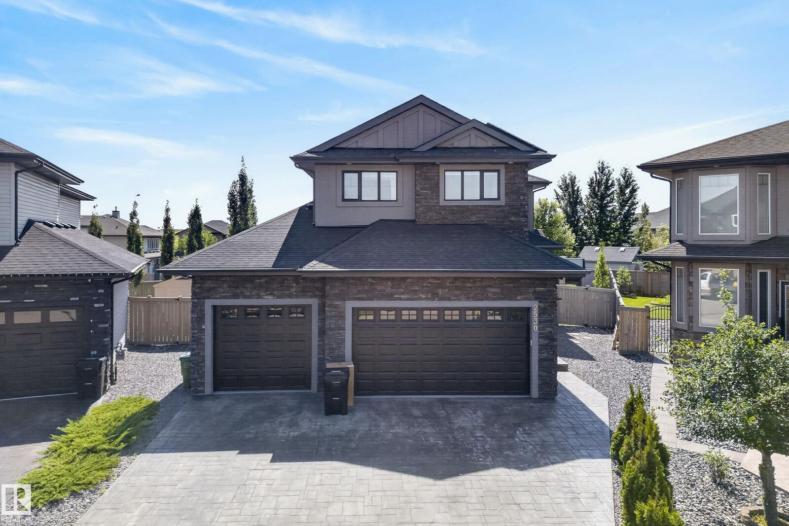 Property Photo:  2530 Amerongen Crescent SW  AB T6W 3C2 