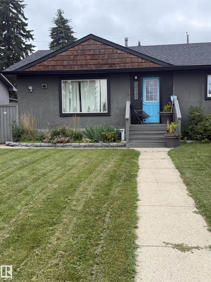 Property Photo:  10548 40 Street NW  AB T6A 1T1 