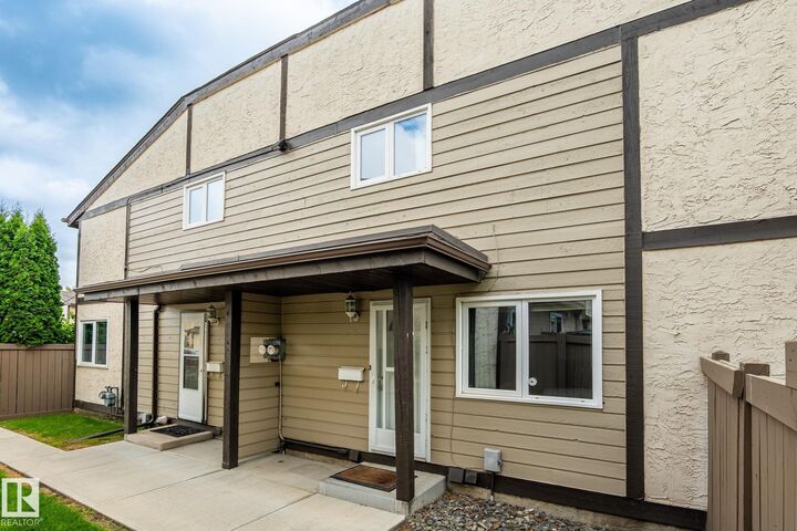 Property Photo:  716 Clareview Rd NW  AB T5A 4J7 