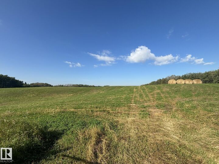 Property Photo:  NE 1-51-23-4  AB T8B 1K5 