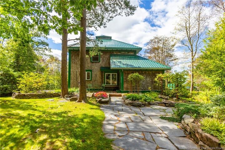 Property Photo:  18 Campbell's Hill  NB E4L 3R7 