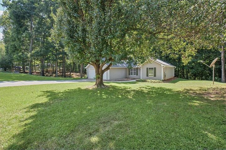 Property Photo:  176 Chipper Lane  GA 30153 
