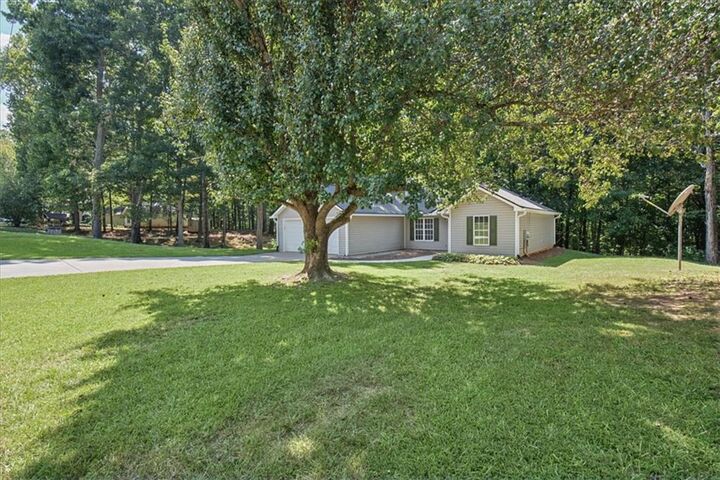 Property Photo:  176 Chipper Lane  GA 30153 