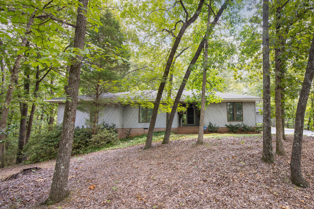 Property Photo:  17 Moses Place  AL 36870 