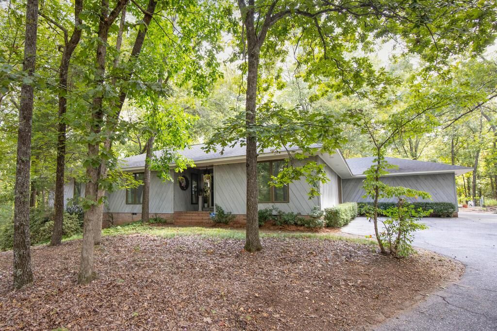 Property Photo:  17 Moses Place  AL 36870 