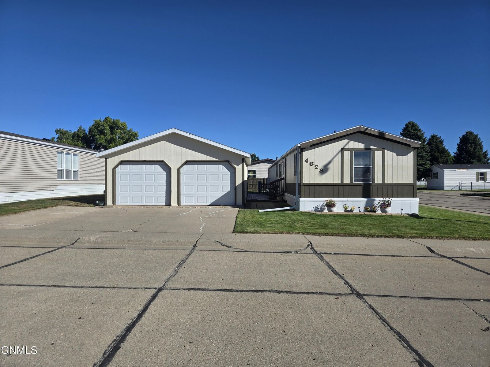 Property Photo:  4628 Bunker Drive  ND 58503 