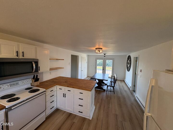 Property Photo:  121 4th Street S  ND 58436 